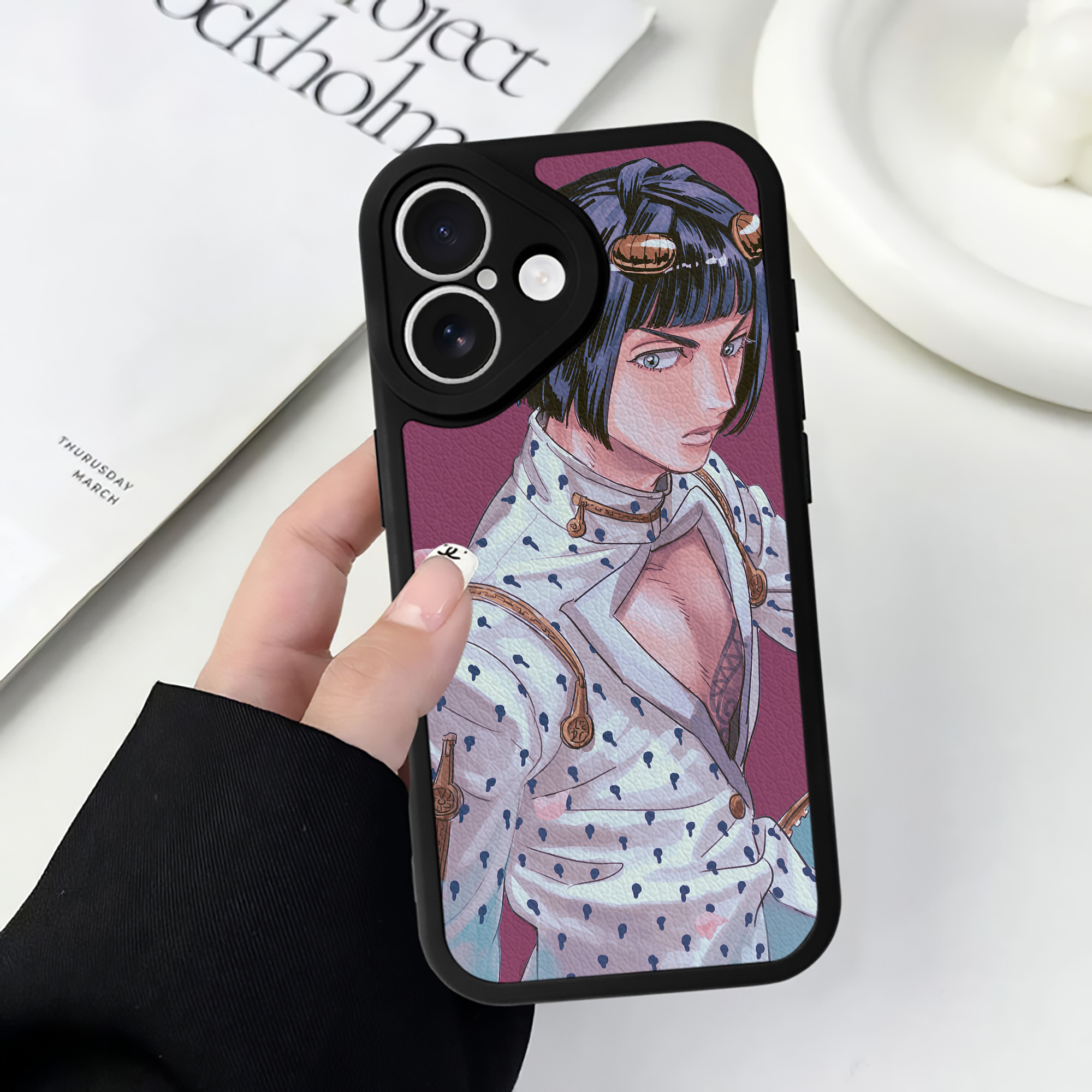 （画像用） ジョジョの奇妙な冒険 JoJo's Bizarre Adventure 【iPhone 16シリーズ対応】シリコンスマホケース（レザー調） 材質：シリコン